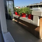 Terrace Apartments, Near The Park Appartement