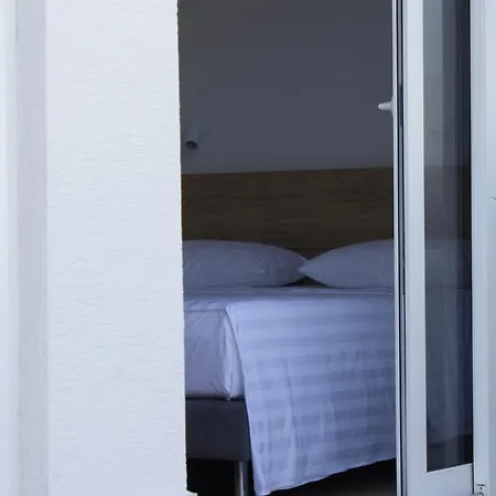 Terrace Apartments, Near The Park Apartment *