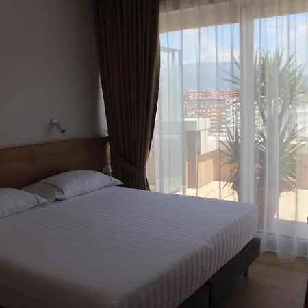 Terrace Apartments, Near The Park Appartamento