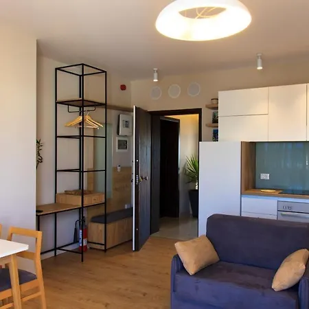 Terrace Apartments, Near The Park Daire