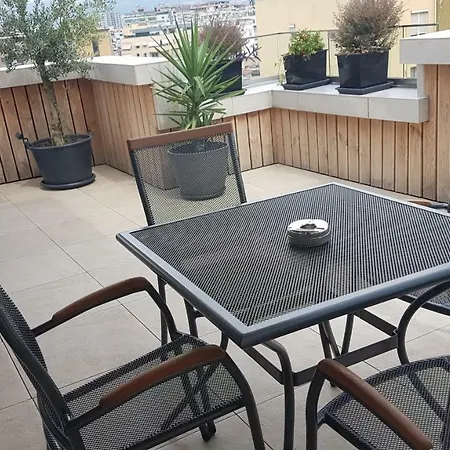 Terrace Apartments, Near The Park Apartment *
