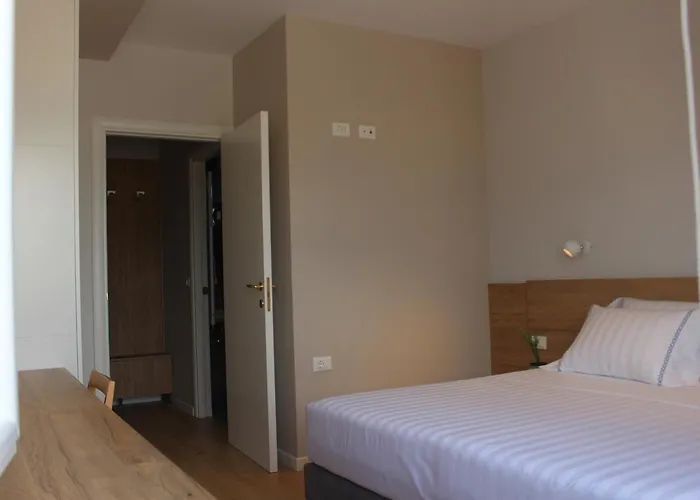 Terrace Apartments, Near The Park *