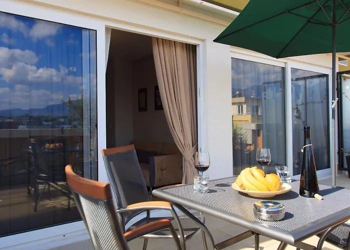 Terrace Apartments, Near The Park דירה טיראנה